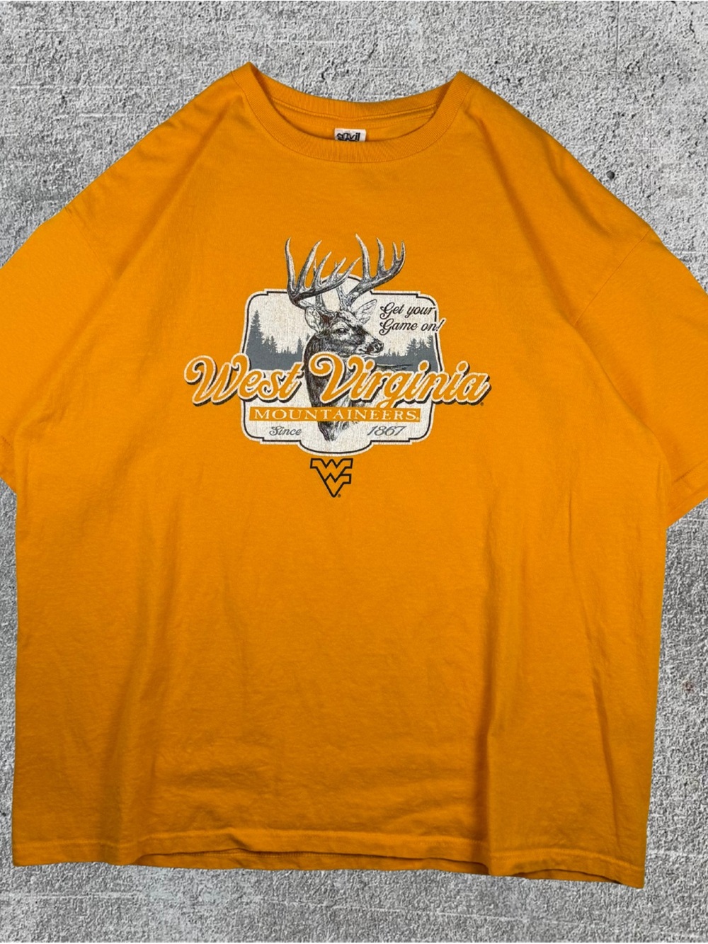 Men’s Anvil Tag West Virginia Mountaineers Graphic Yellow T-Shirt Size 2XL